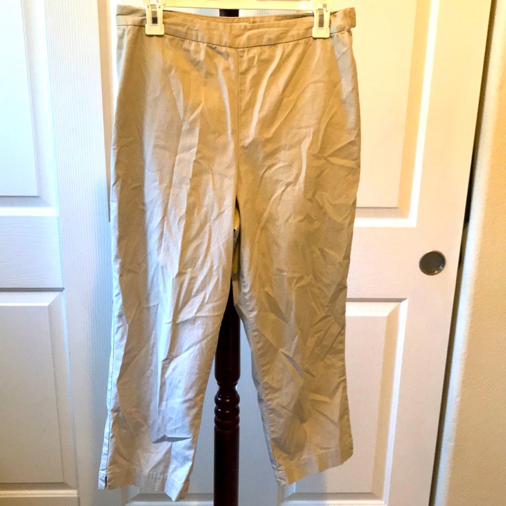 Capris pants size 6
